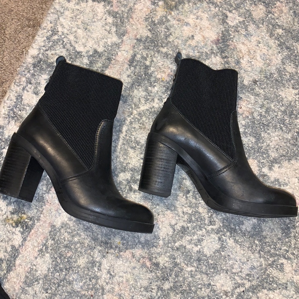 Boots with heel